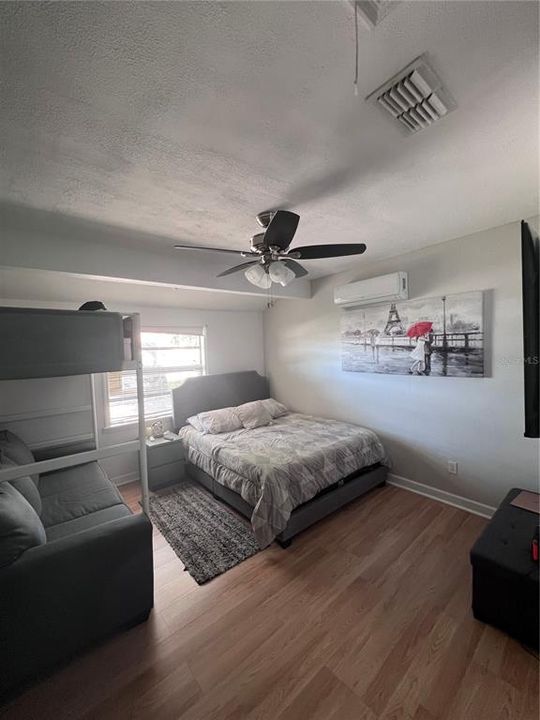 En Venta: $289,900 (2 camas, 2 baños, 1028 Pies cuadrados)