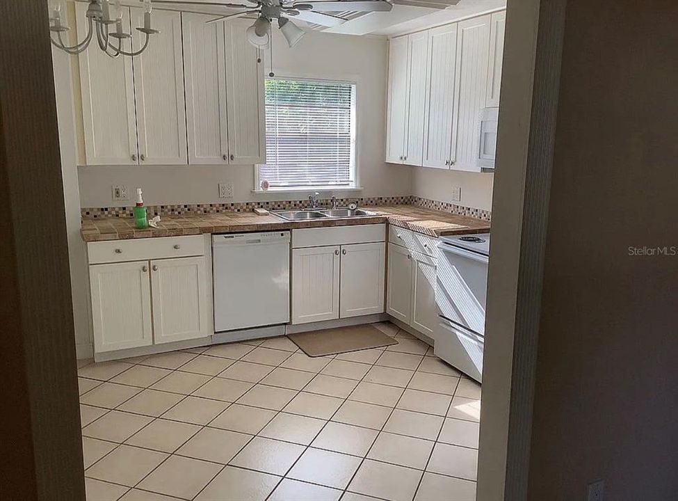 En Venta: $289,900 (2 camas, 2 baños, 1028 Pies cuadrados)