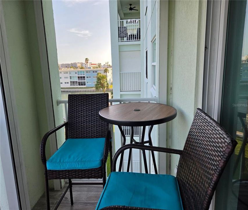 For Rent: $2,990 (2 beds, 2 baths, 1365 Square Feet)