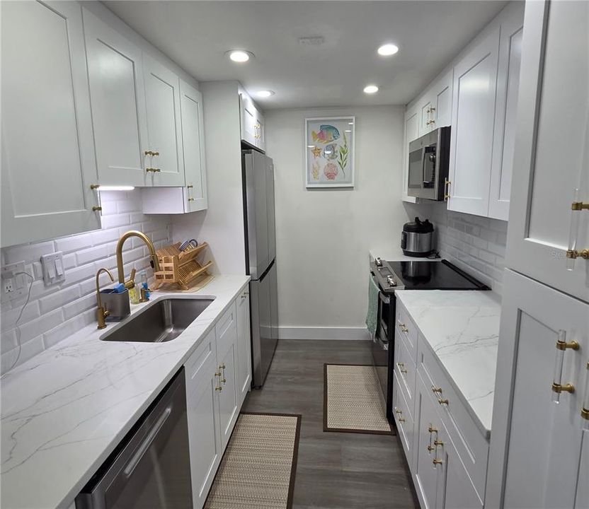 For Rent: $2,990 (2 beds, 2 baths, 1365 Square Feet)