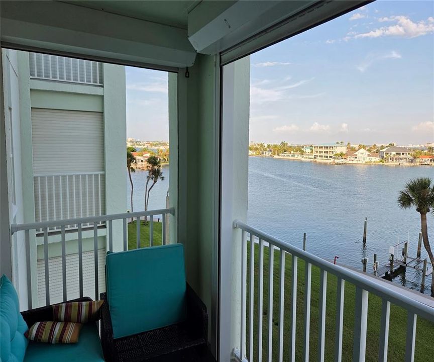 For Rent: $2,990 (2 beds, 2 baths, 1365 Square Feet)