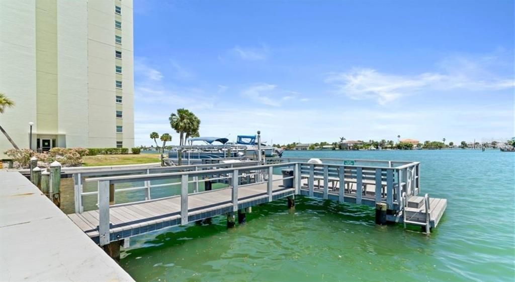 For Rent: $2,990 (2 beds, 2 baths, 1365 Square Feet)