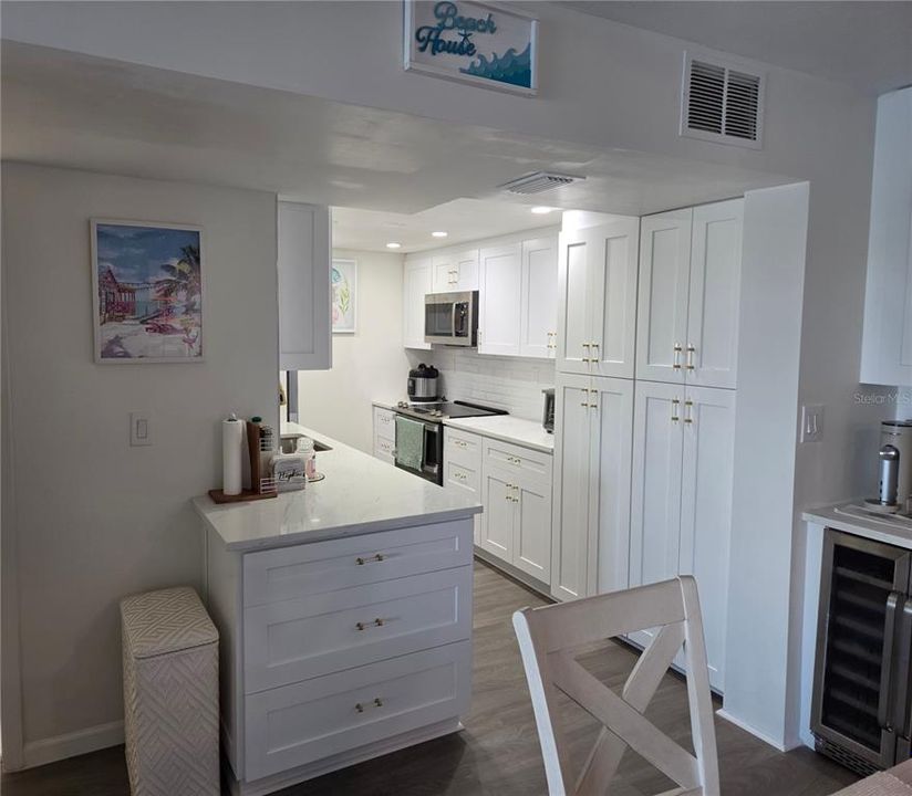 For Rent: $2,990 (2 beds, 2 baths, 1365 Square Feet)