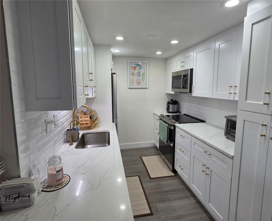 For Rent: $2,990 (2 beds, 2 baths, 1365 Square Feet)