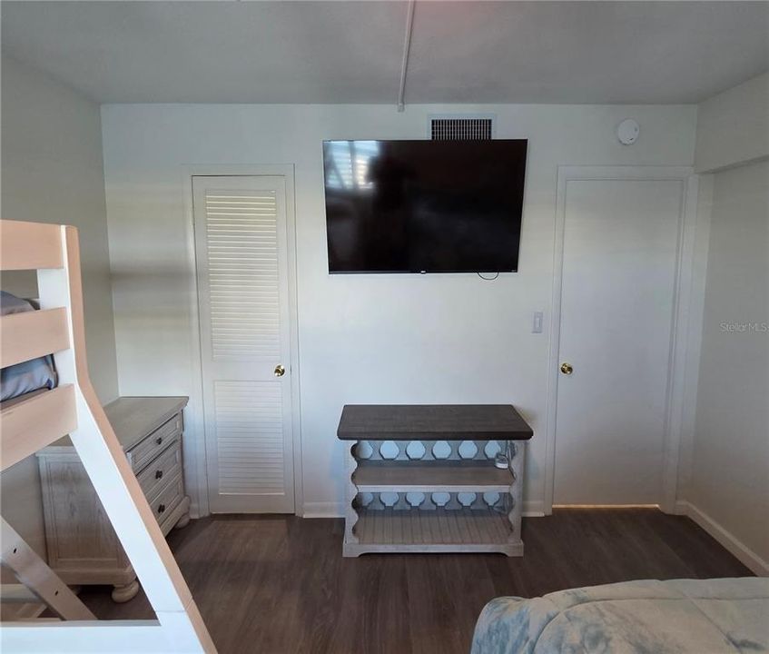 For Rent: $2,990 (2 beds, 2 baths, 1365 Square Feet)