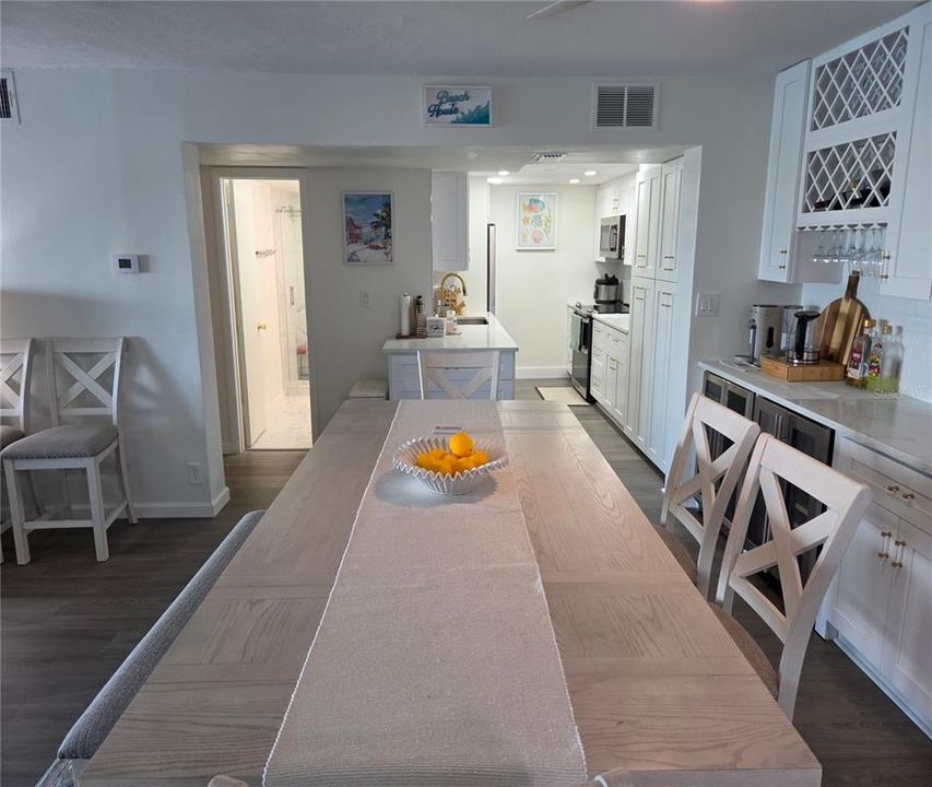 For Rent: $2,990 (2 beds, 2 baths, 1365 Square Feet)