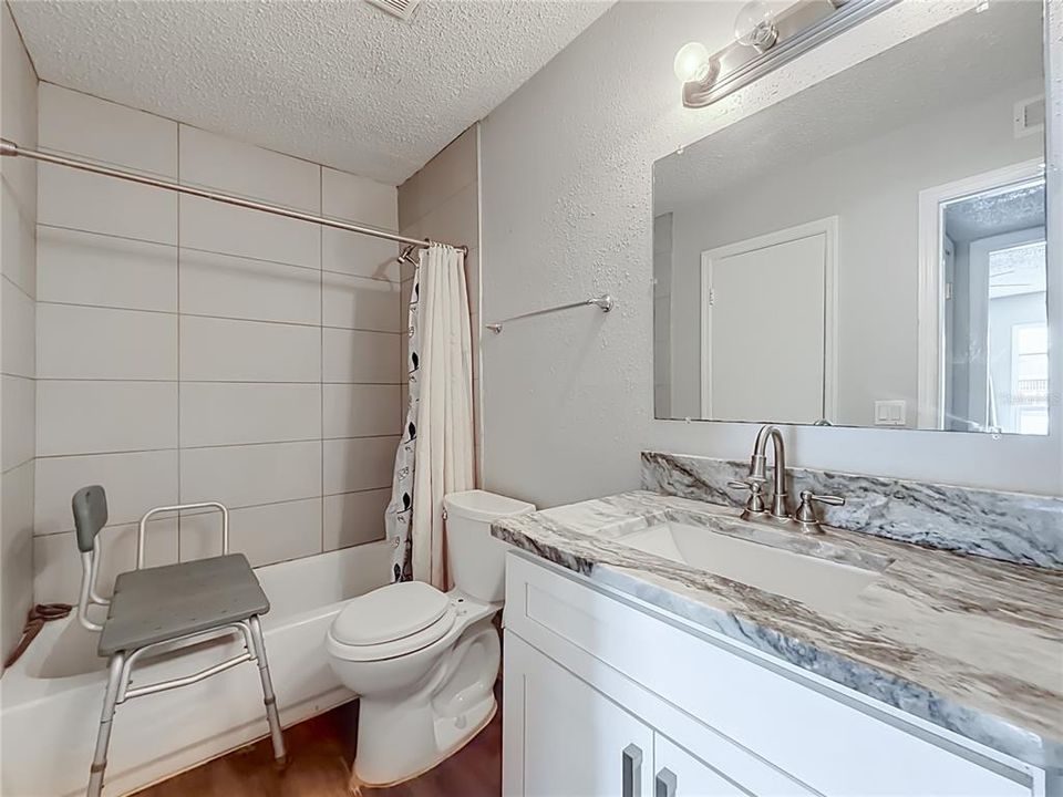 На продажу: $135,000 (1 спален, 1 ванн, 650 Квадратных фут)