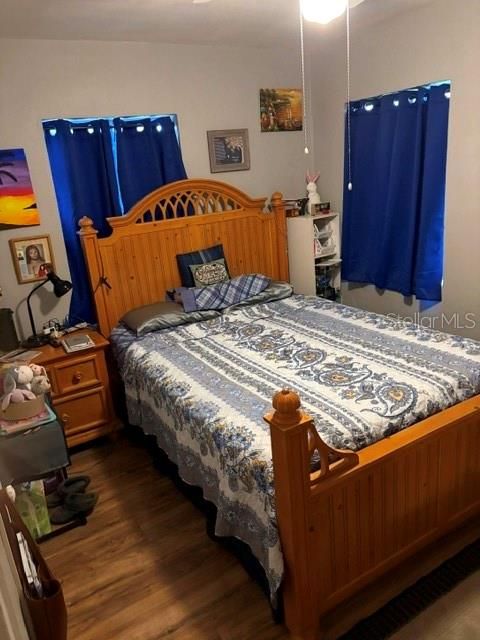 На продажу: $250,000 (3 спален, 1 ванн, 950 Квадратных фут)