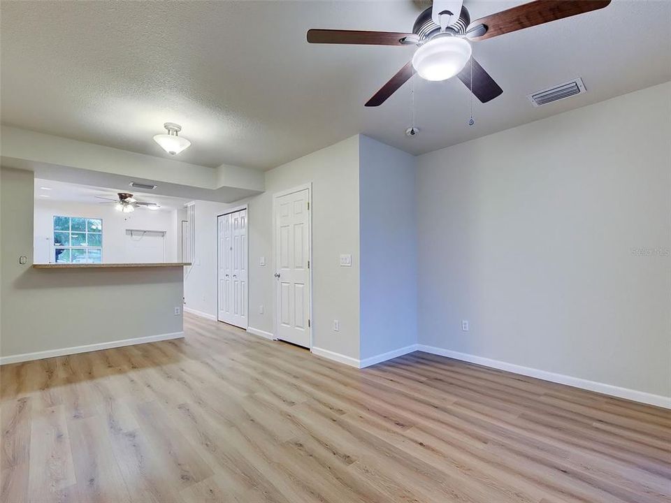 В аренду: $1,850 (2 спален, 2 ванн, 1106 Квадратных фут)
