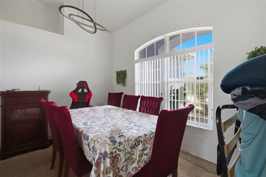 En Venta: $299,000 (3 camas, 2 baños, 1708 Pies cuadrados)