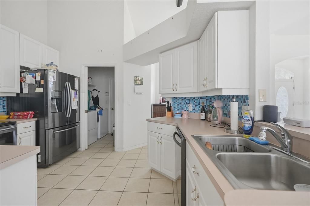 En Venta: $299,000 (3 camas, 2 baños, 1708 Pies cuadrados)