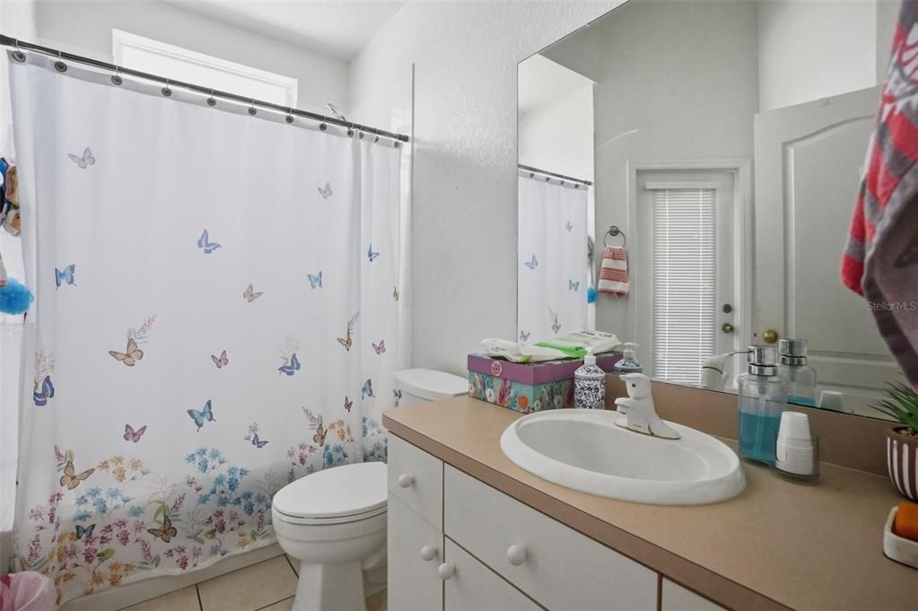 En Venta: $299,000 (3 camas, 2 baños, 1708 Pies cuadrados)