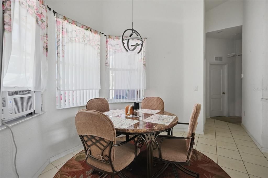 En Venta: $299,000 (3 camas, 2 baños, 1708 Pies cuadrados)