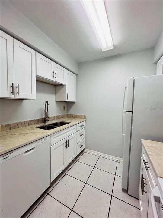 В аренду: $1,650 (2 спален, 2 ванн, 912 Квадратных фут)