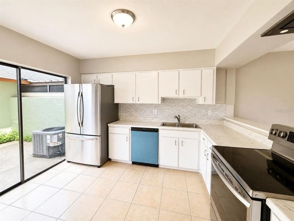 В аренду: $2,400 (3 спален, 2 ванн, 1356 Квадратных фут)