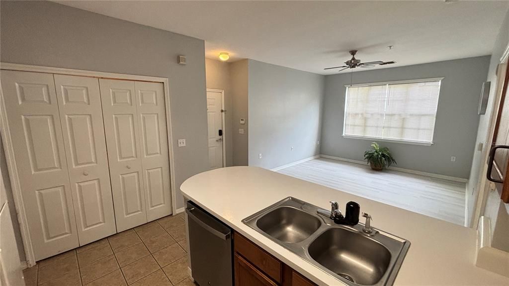 For Rent: $1,325 (1 beds, 1 baths, 615 Square Feet)