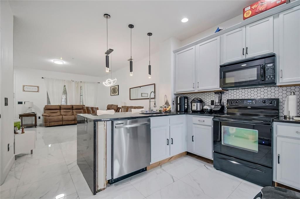 For Sale: $420,000 (4 beds, 2 baths, 1628 Square Feet)