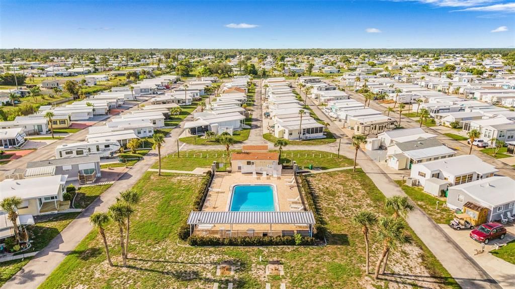 На продажу: $238,999 (2 спален, 2 ванн, 947 Квадратных фут)