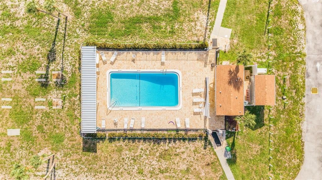 На продажу: $238,999 (2 спален, 2 ванн, 947 Квадратных фут)