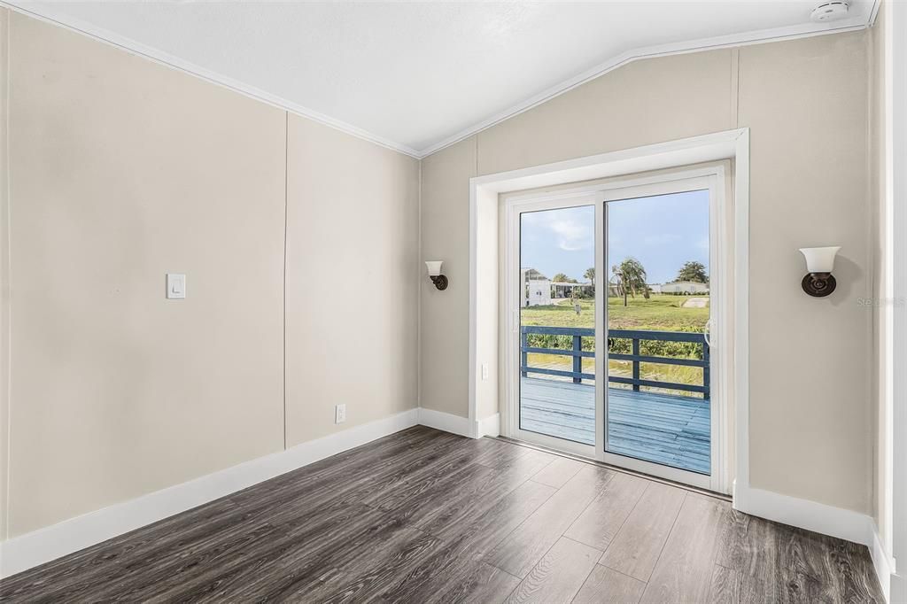 На продажу: $238,999 (2 спален, 2 ванн, 947 Квадратных фут)