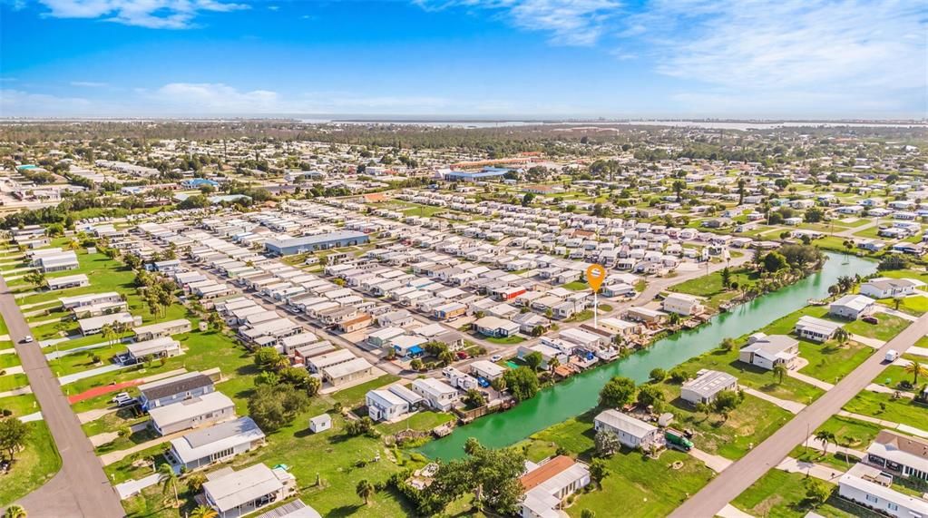На продажу: $238,999 (2 спален, 2 ванн, 947 Квадратных фут)