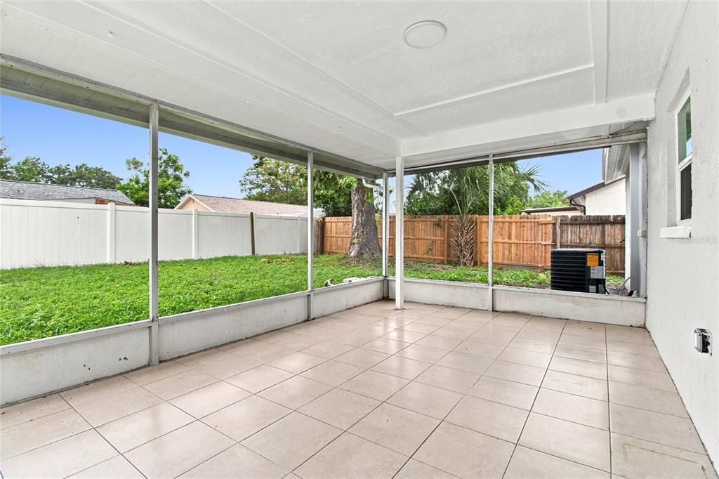 For Sale: $294,000 (3 beds, 2 baths, 1067 Square Feet)