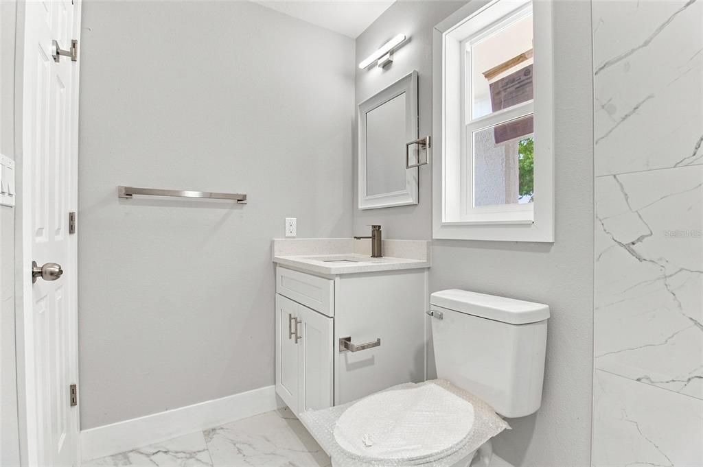 For Sale: $294,000 (3 beds, 2 baths, 1067 Square Feet)