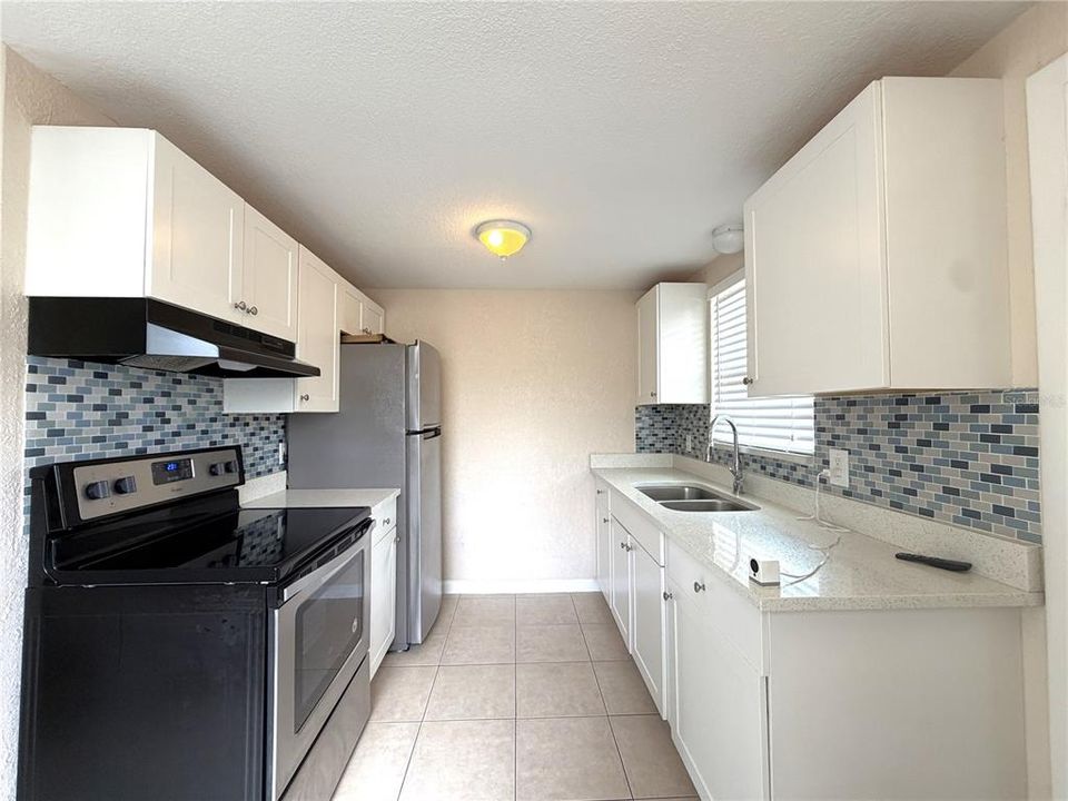 В аренду: $1,600 (2 спален, 1 ванн, 1392 Квадратных фут)