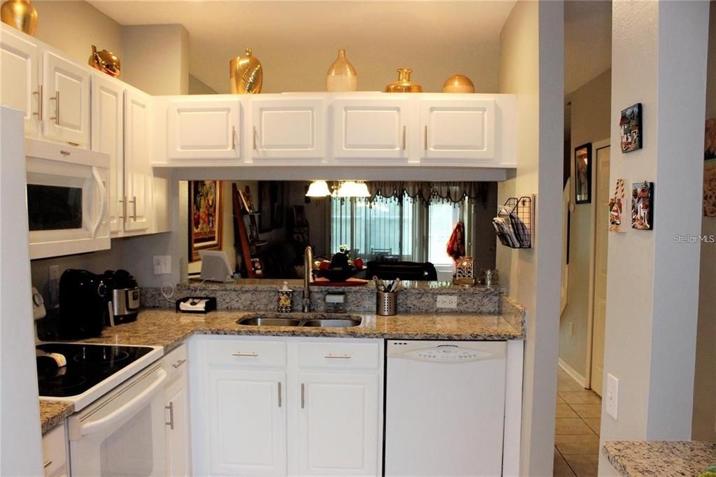 For Sale: $192,000 (2 beds, 2 baths, 1184 Square Feet)