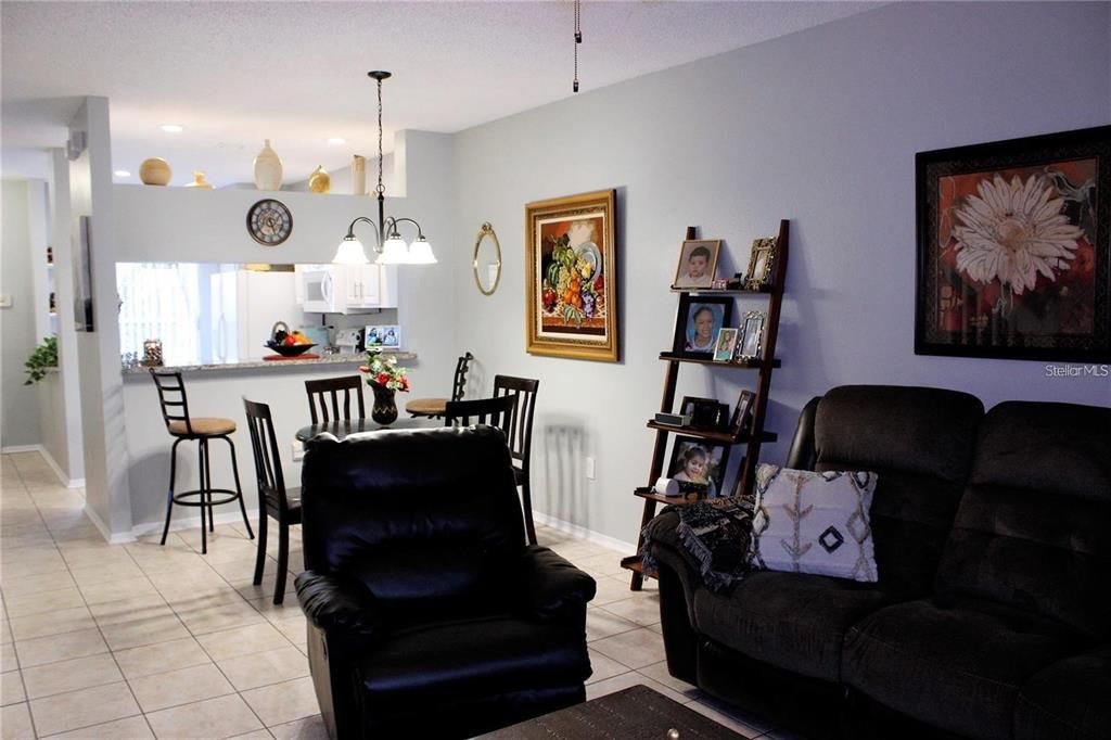 For Sale: $192,000 (2 beds, 2 baths, 1184 Square Feet)