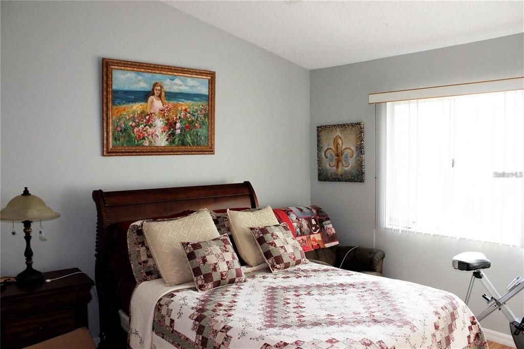 For Sale: $192,000 (2 beds, 2 baths, 1184 Square Feet)