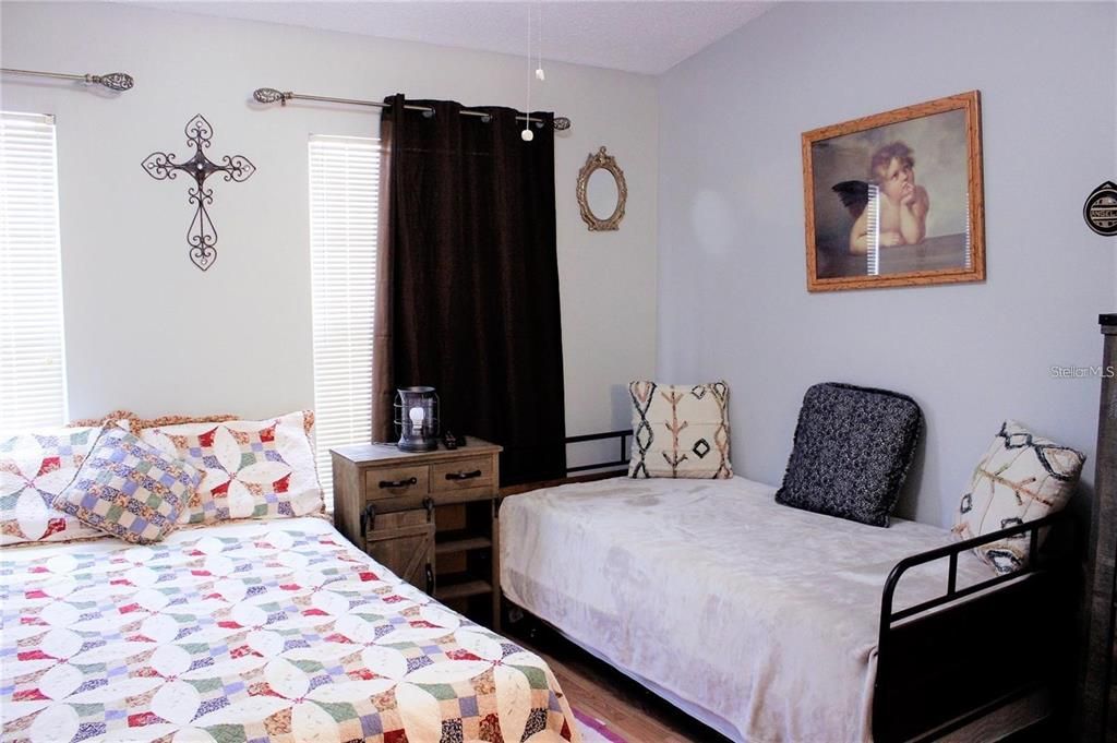For Sale: $192,000 (2 beds, 2 baths, 1184 Square Feet)