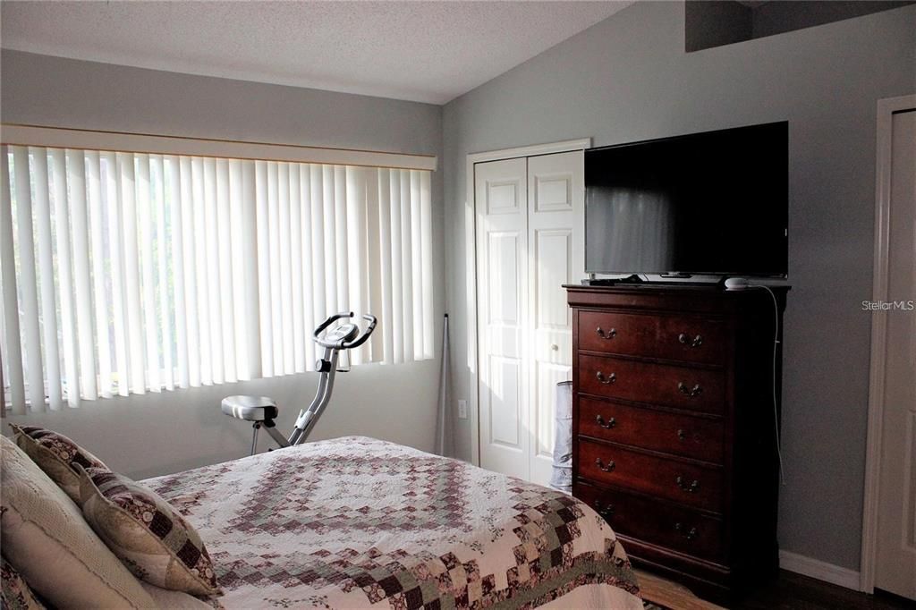 For Sale: $192,000 (2 beds, 2 baths, 1184 Square Feet)
