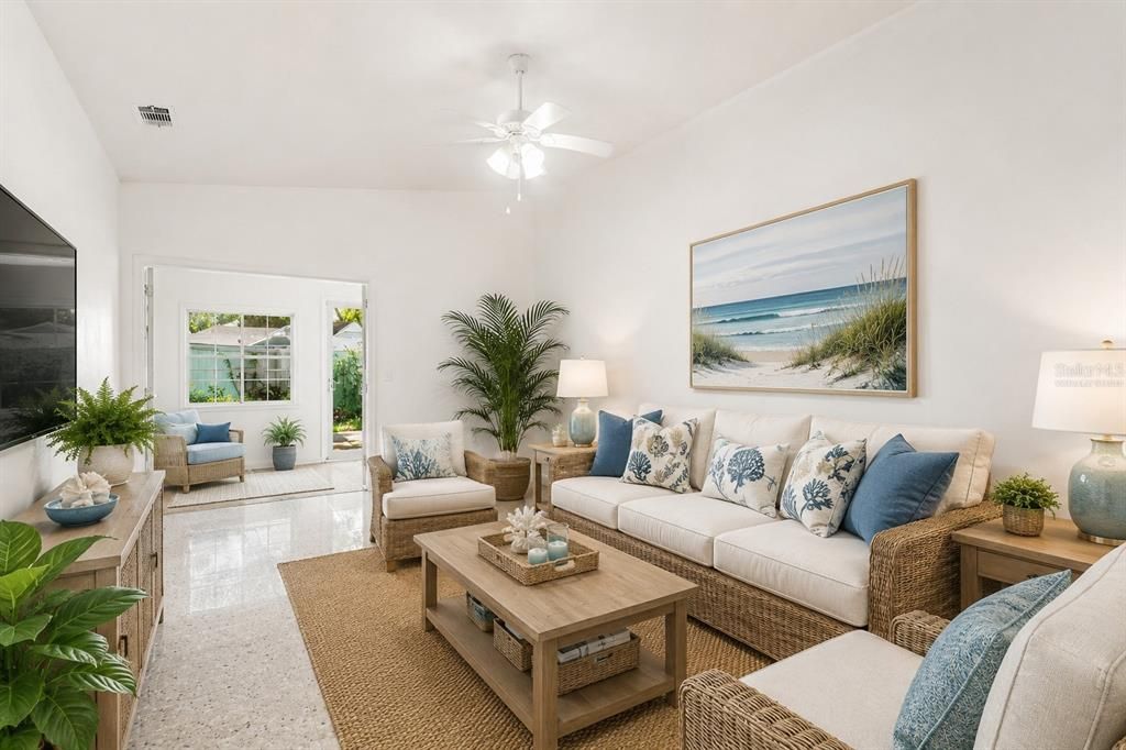 For Sale: $265,000 (2 beds, 2 baths, 860 Square Feet)