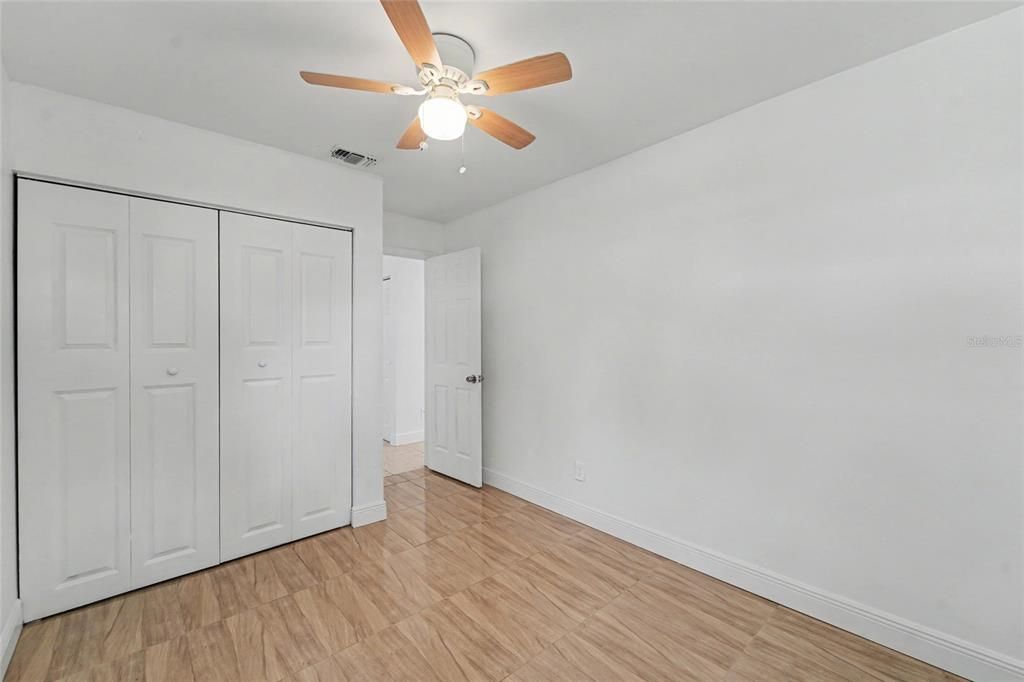 For Sale: $265,000 (2 beds, 2 baths, 860 Square Feet)