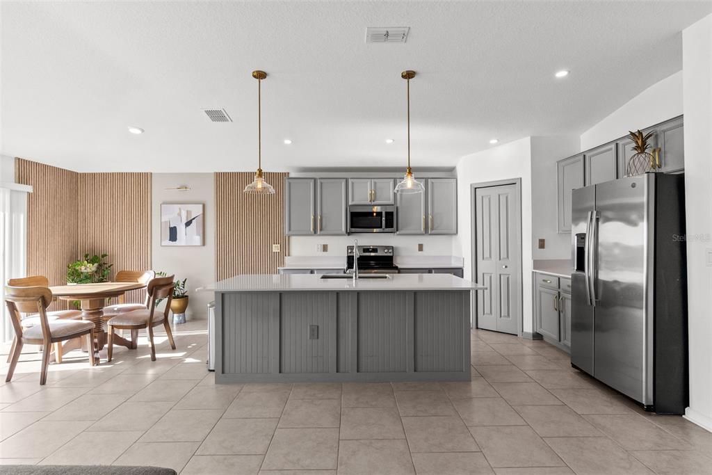 For Sale: $369,900 (4 beds, 2 baths, 1950 Square Feet)