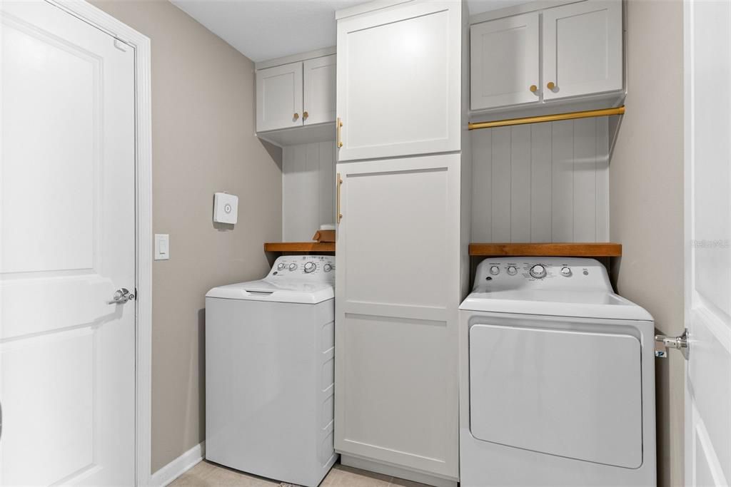 For Sale: $369,900 (4 beds, 2 baths, 1950 Square Feet)