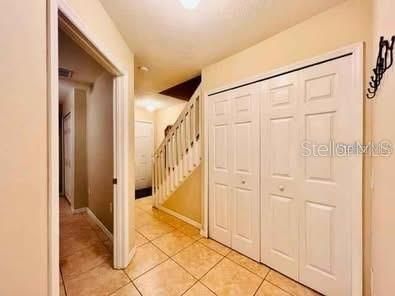 Activo con contrato: $1,800 (3 camas, 2 baños, 1172 Pies cuadrados)