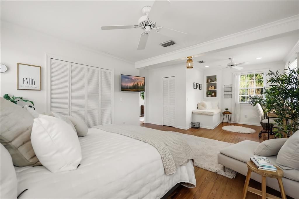 For Sale: $1,100,000 (5 beds, 4 baths, 3466 Square Feet)