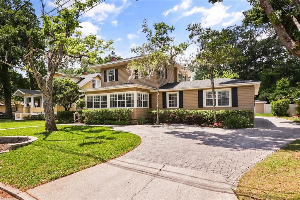 For Sale: $1,100,000 (5 beds, 4 baths, 3466 Square Feet)