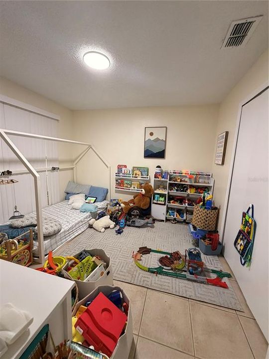 En Renta: $2,000 (3 camas, 2 baños, 1184 Pies cuadrados)
