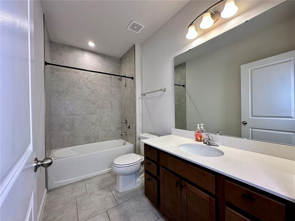 En Venta: $349,000 (3 camas, 2 baños, 1500 Pies cuadrados)