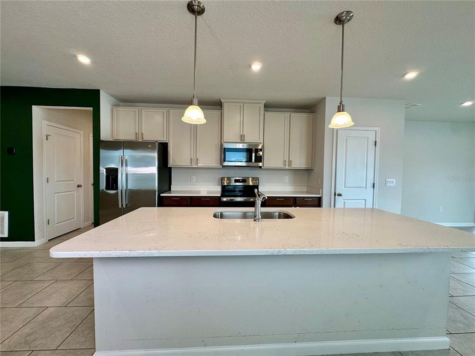 En Venta: $349,000 (3 camas, 2 baños, 1500 Pies cuadrados)