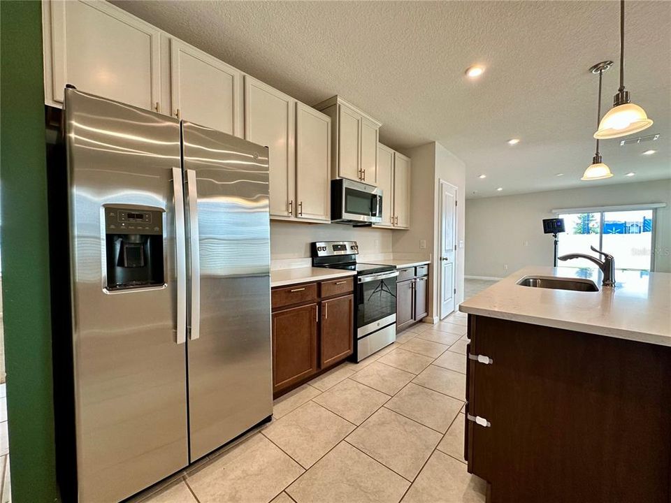 En Venta: $349,000 (3 camas, 2 baños, 1500 Pies cuadrados)