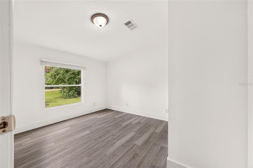 En Venta: $249,900 (5 camas, 3 baños, 1976 Pies cuadrados)