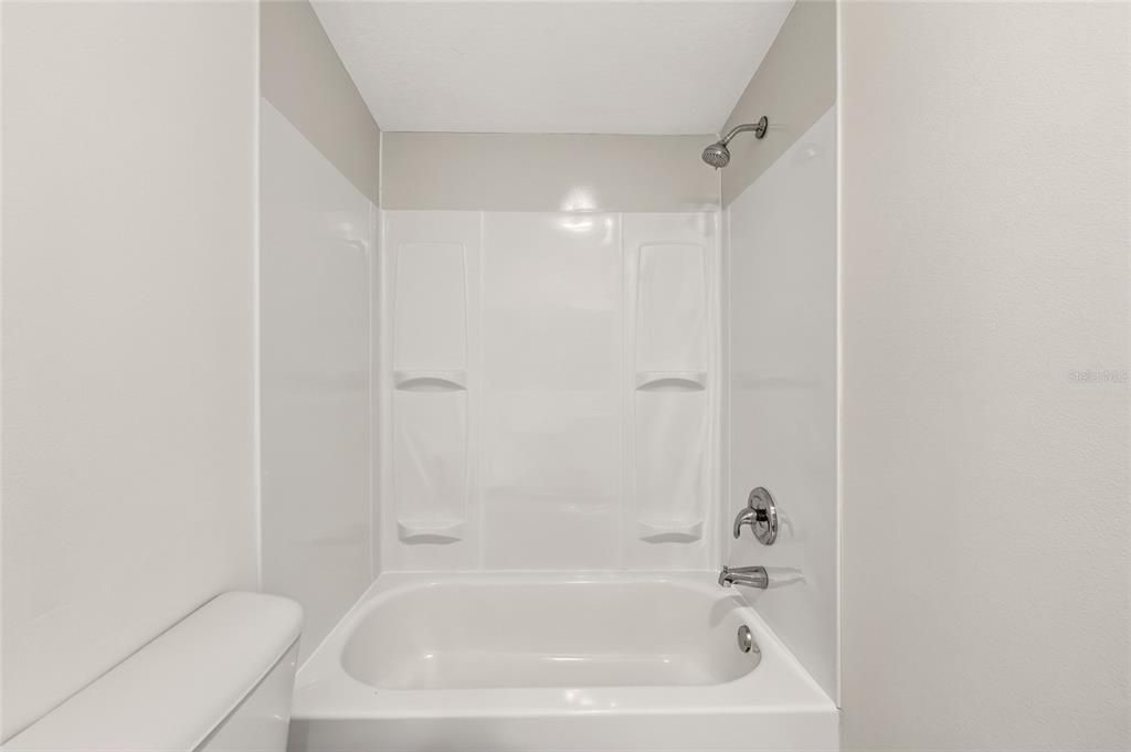 En Venta: $249,900 (5 camas, 3 baños, 1976 Pies cuadrados)