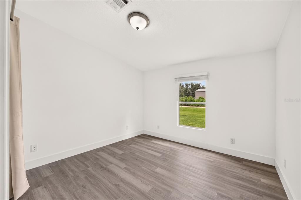 En Venta: $249,900 (5 camas, 3 baños, 1976 Pies cuadrados)