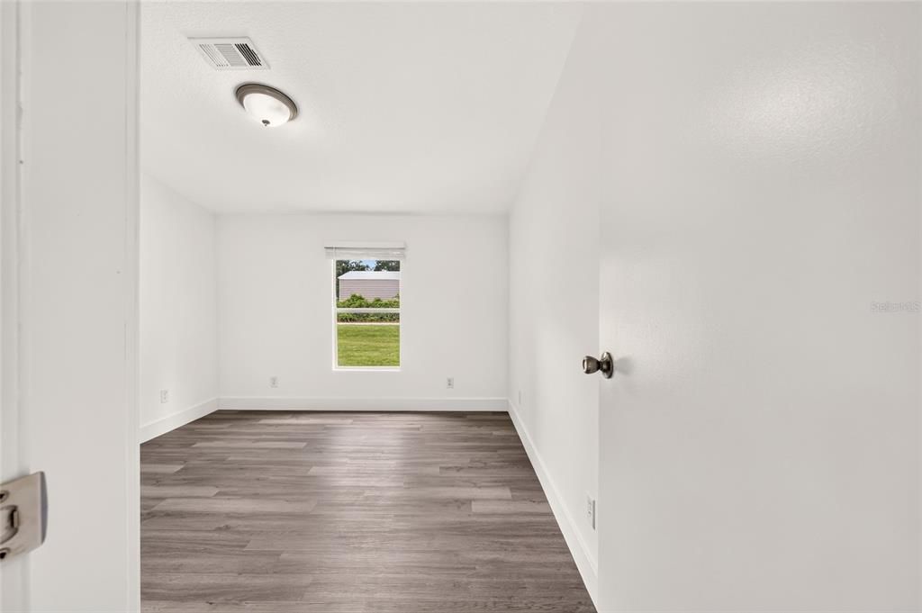 En Venta: $249,900 (5 camas, 3 baños, 1976 Pies cuadrados)