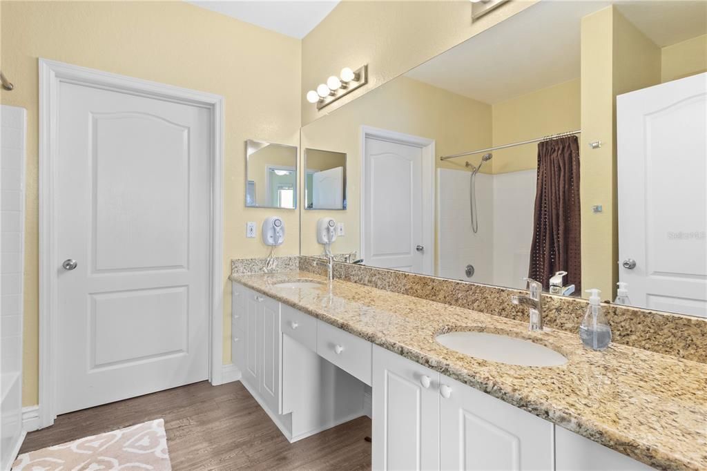 For Rent: $2,650 (2 beds, 2 baths, 1350 Square Feet)