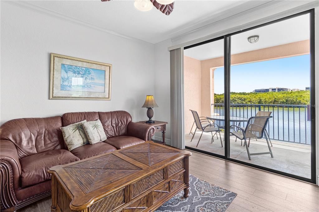 For Rent: $2,650 (2 beds, 2 baths, 1350 Square Feet)